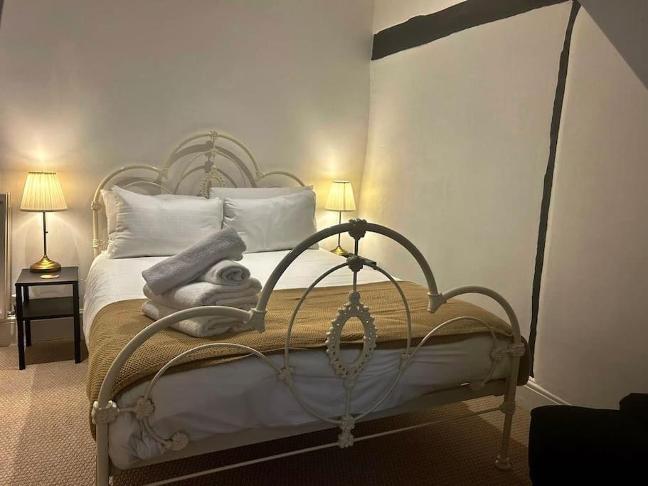 Ferienwohnung Epic Location, Views & Large Private Terrace Windsor Exterior foto