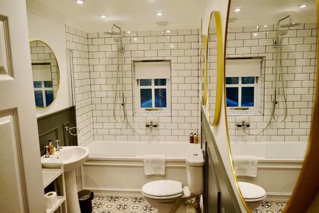 Ferienwohnung Epic Location, Views & Large Private Terrace Windsor Exterior foto