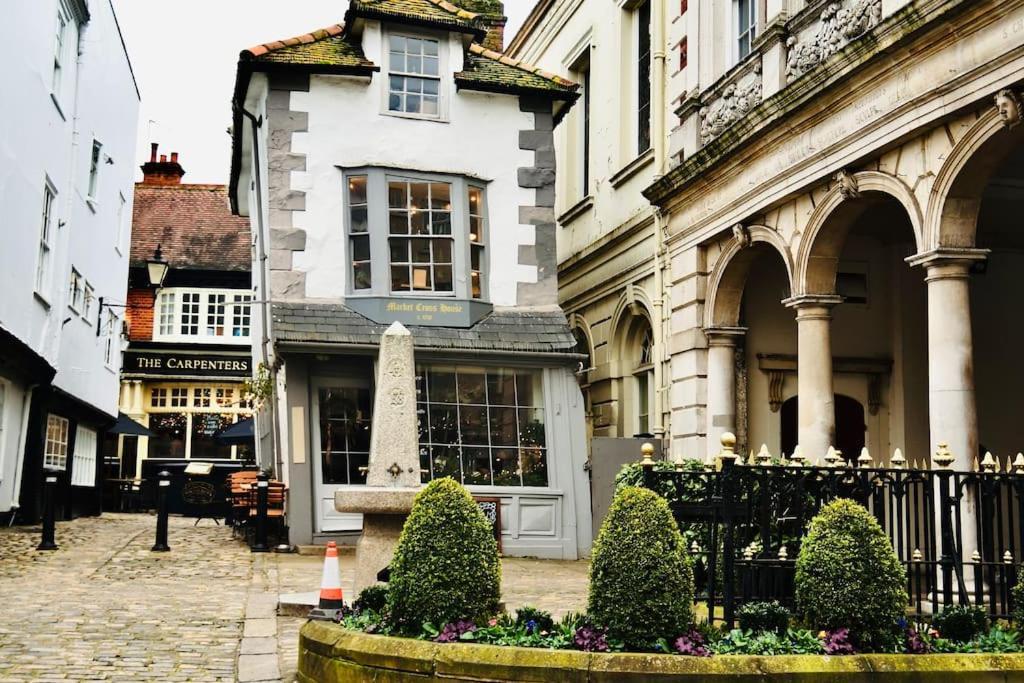 Ferienwohnung Epic Location, Views & Large Private Terrace Windsor Exterior foto